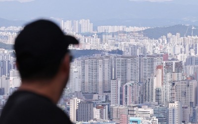 서울 아파트값 상승폭 둔화…"대출규제 여파 매수세 주춤"